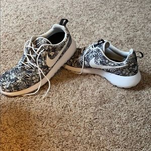 Men’s flora Nike sneakers
